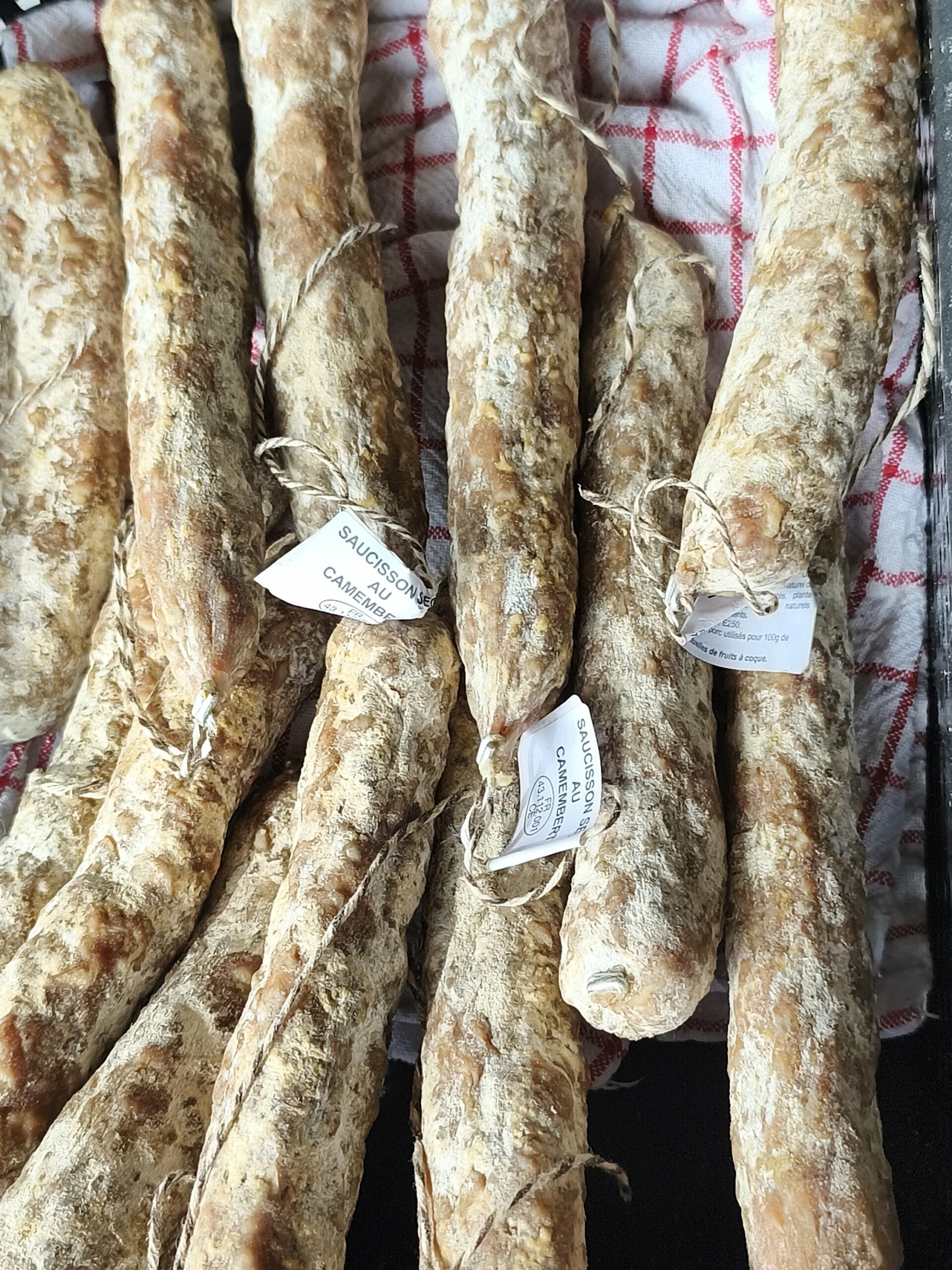 Saucisson sec au Camembert AOP 180g - Médaille de Bronze 2026 – Image 2